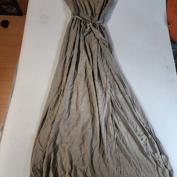 Robe - Picture 4 of 4